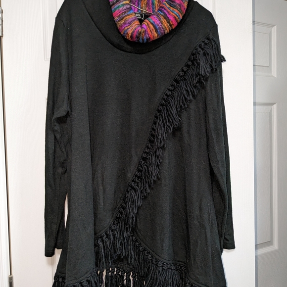 Minkas XXL poncho sweater - Picture 2 of 3